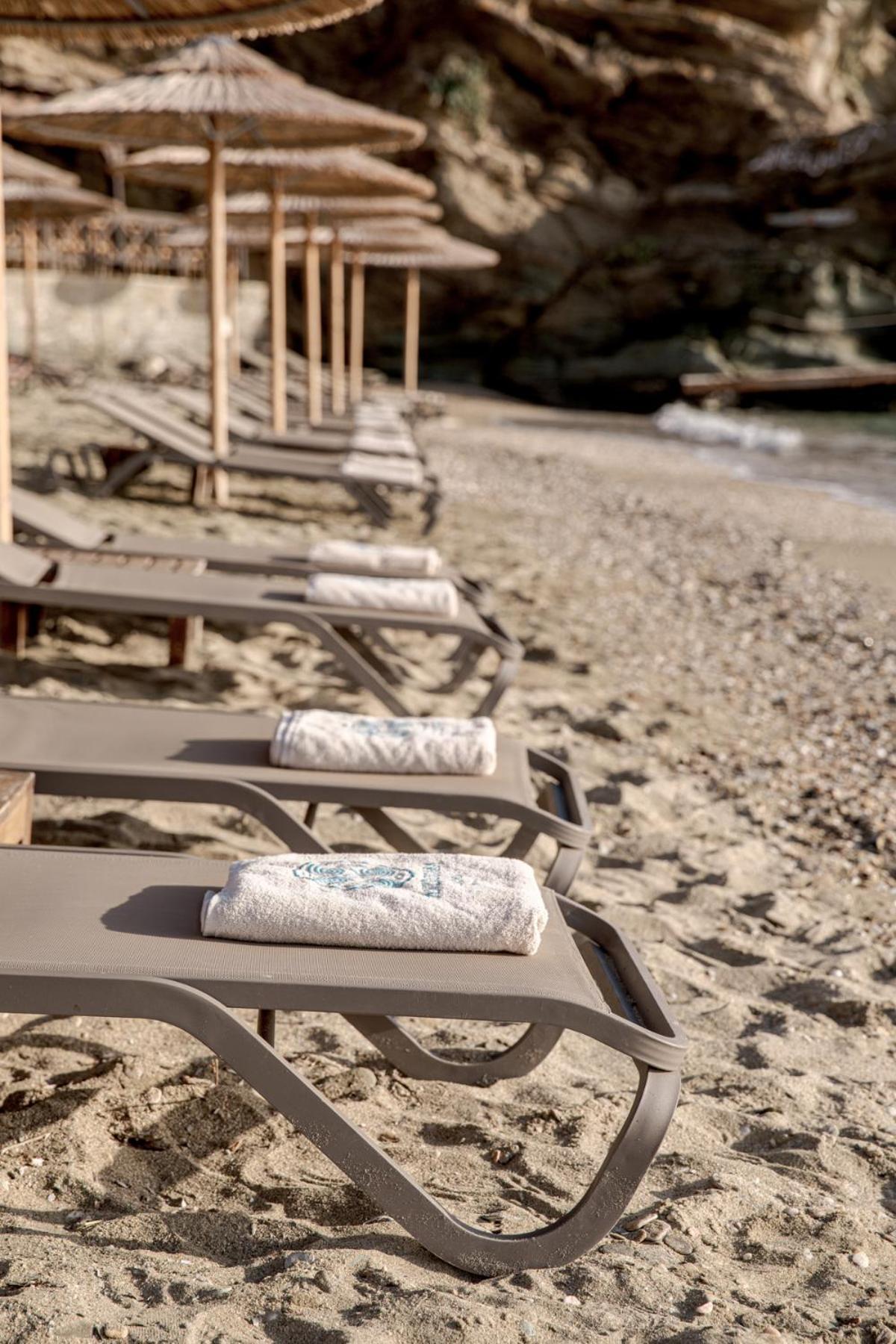 Aneroussa Beach Hotel Batsíon Exteriér fotografie