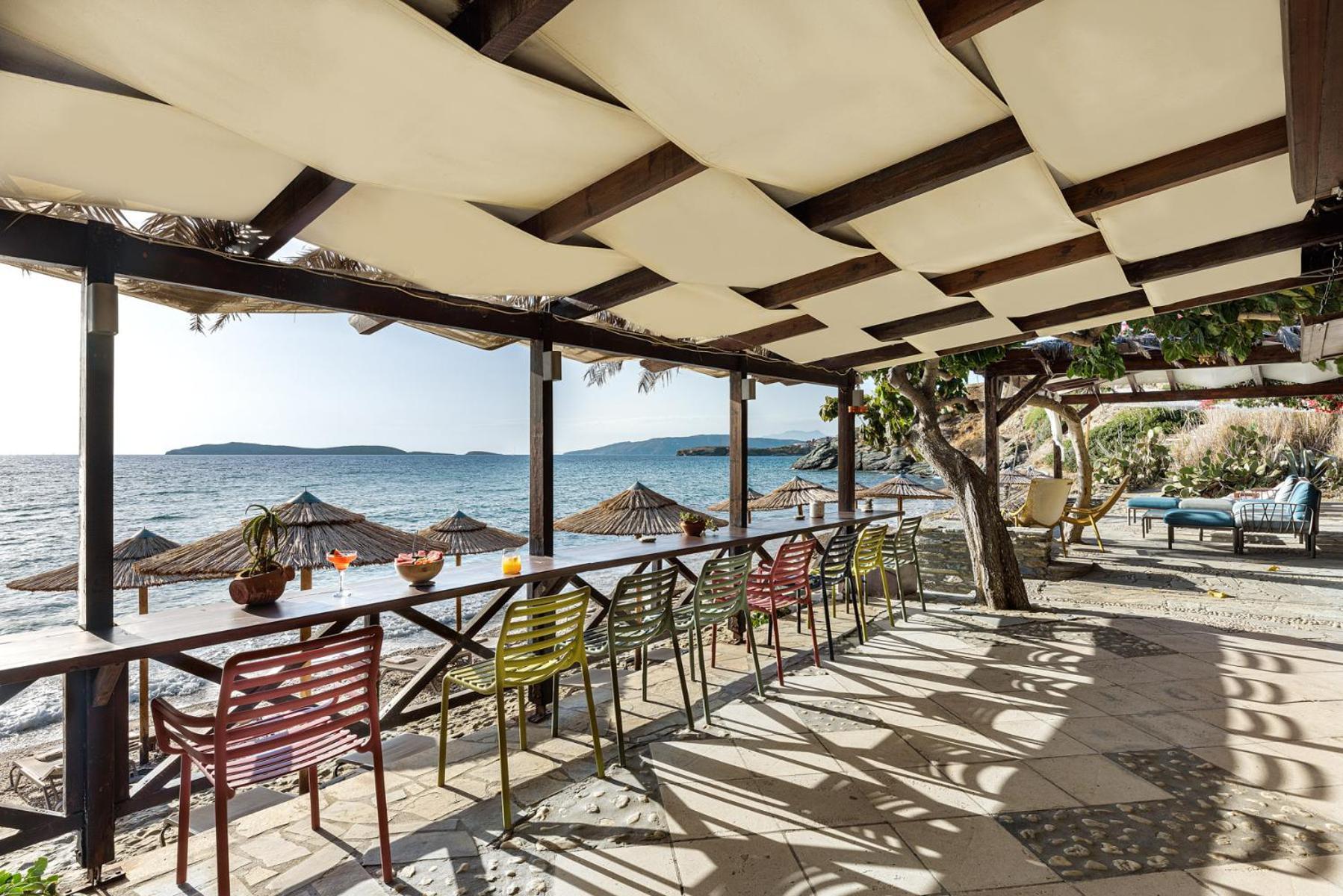 Aneroussa Beach Hotel Batsíon Exteriér fotografie